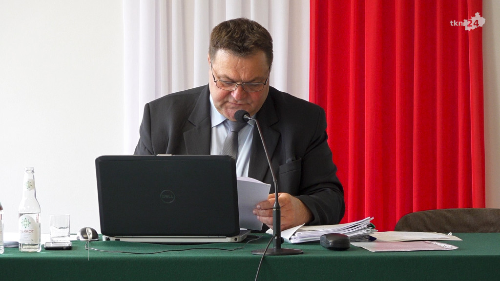 Duże zmiany w budżecie powiatu. 2,5 miliona dofinansowania na przyłbice [wideo, zdjęcia]