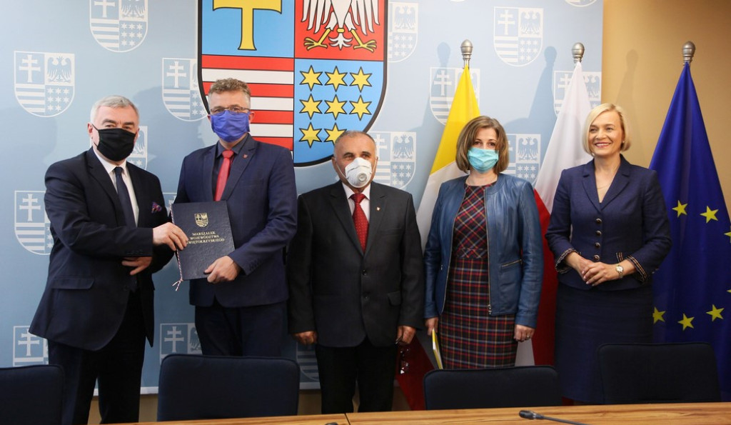 2,5 miliona złotych dla powiatu koneckiego na walkę z COVID-19