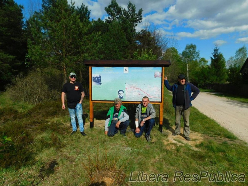 Odnowiono tablicę przy pomniku w miejscowości Wąsosz [zdjęcia]