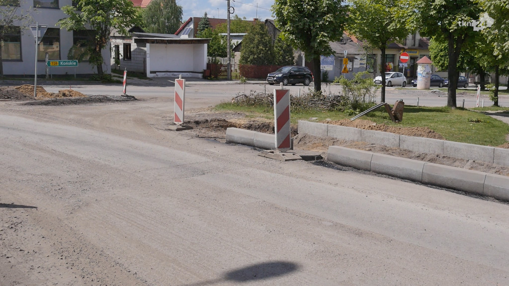 Pięknieje centrum Gowarczowa. Za sprawą drogi wojewódzkiej [wideo, zdjęcia]
