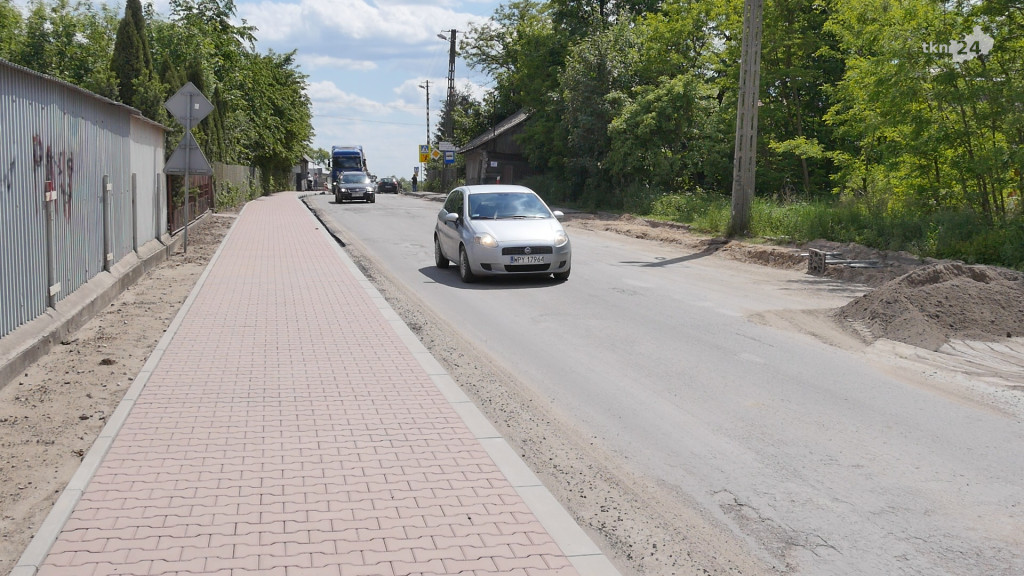 Pięknieje centrum Gowarczowa. Za sprawą drogi wojewódzkiej [wideo, zdjęcia]