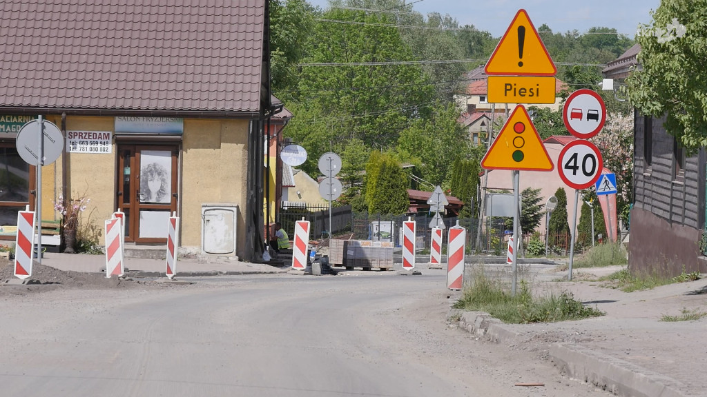Pięknieje centrum Gowarczowa. Za sprawą drogi wojewódzkiej [wideo, zdjęcia]