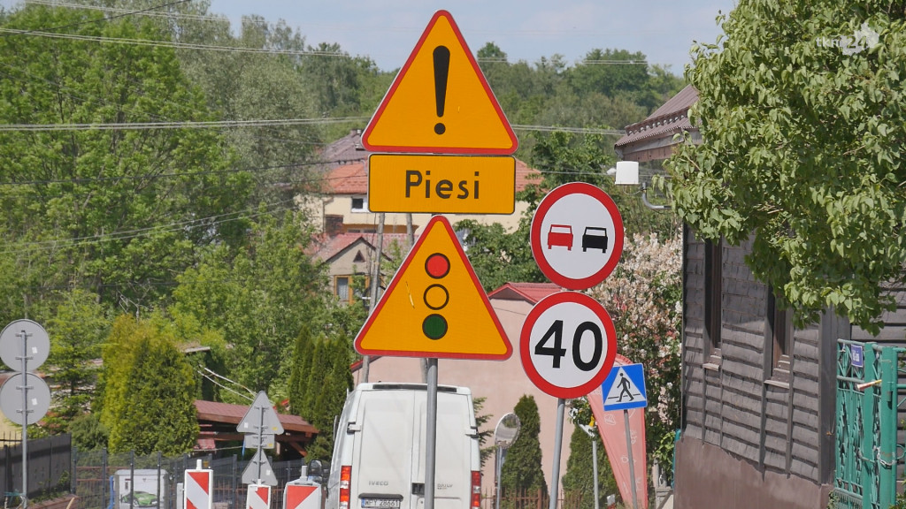 Pięknieje centrum Gowarczowa. Za sprawą drogi wojewódzkiej [wideo, zdjęcia]