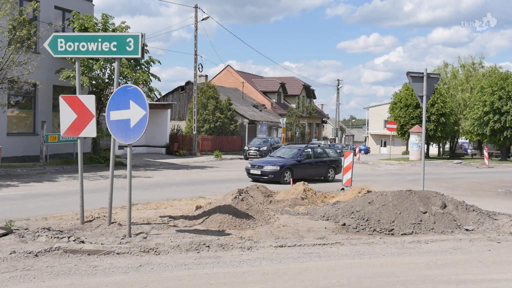 Pięknieje centrum Gowarczowa. Za sprawą drogi wojewódzkiej [wideo, zdjęcia]