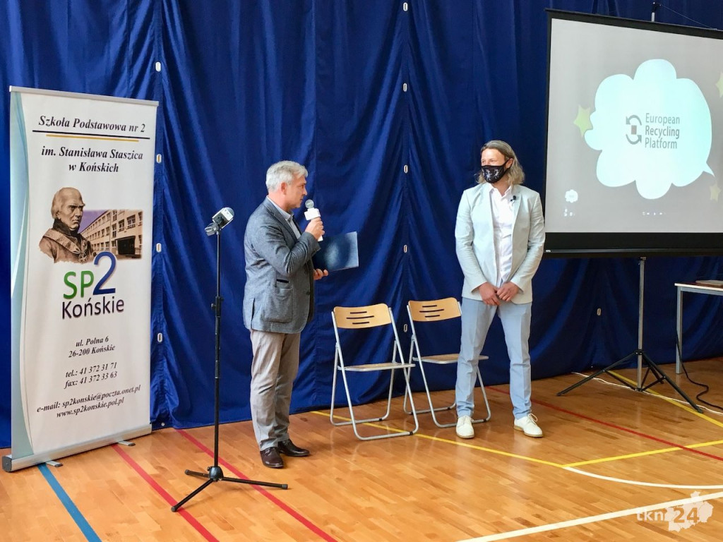 16 laptopów z odzysku dla uczniów koneckiej dwójki! [wideo, zdjęcia]