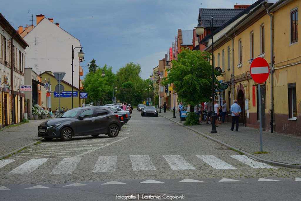 Spot aut, ale bez grupowych spotkań w Końskich [wideo, zdjęcia]