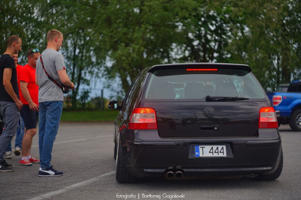 Spot aut, ale bez grupowych spotkań w Końskich [wideo, zdjęcia]