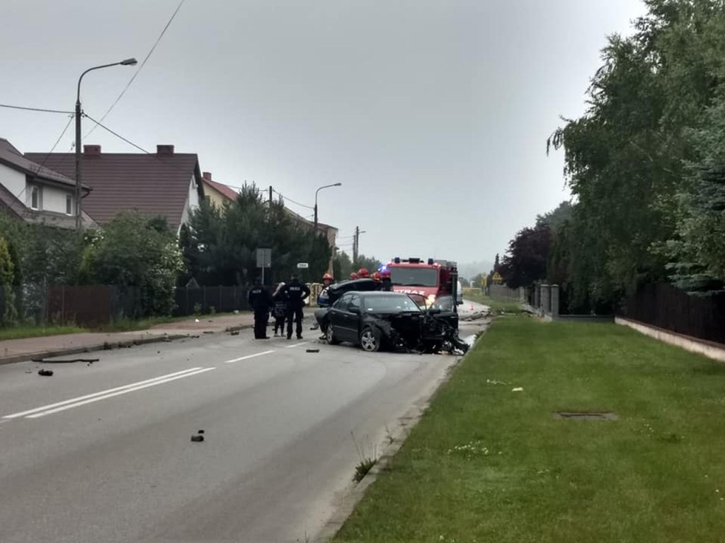 Końskie: Pijana 18-latka wjechała w ogrodzenie [zdjęcia]