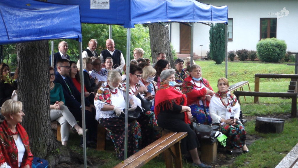 Smakołyki i wybory na zebraniu założycielskim Powiatowej Rady Kół Gospodyń Wiejskich [wideo, zdjęcia]