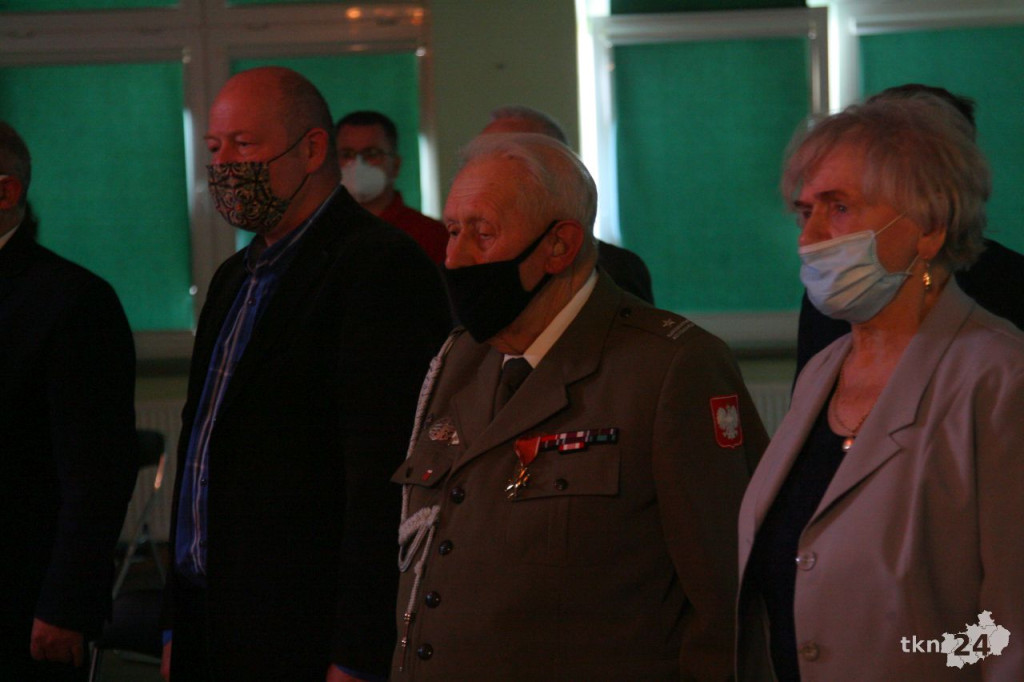 Jerzy Łabętowicz majorem. Piękna uroczystość na 6 rocznicę nadania Szkole w Stadnickiej Woli imienia Armii Krajowej [wideo, zdjęcia]