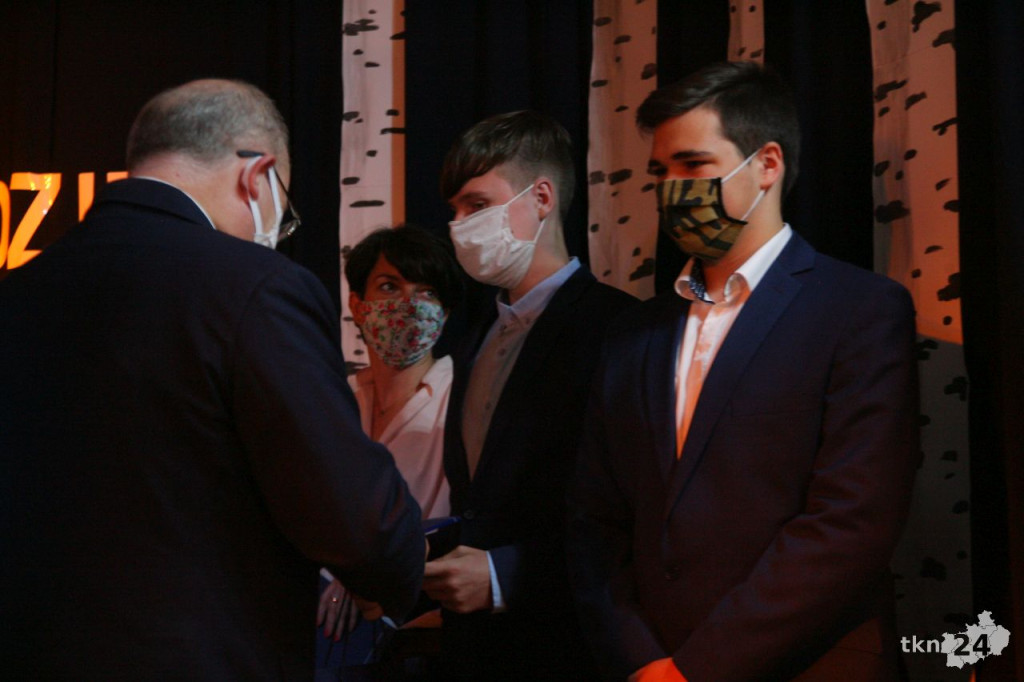 Nagrodzono zwycięzców konkursu ‚Przywróćmy Ich Pamięć - W Hołdzie Bohaterom` [wideo, zdjęcia]