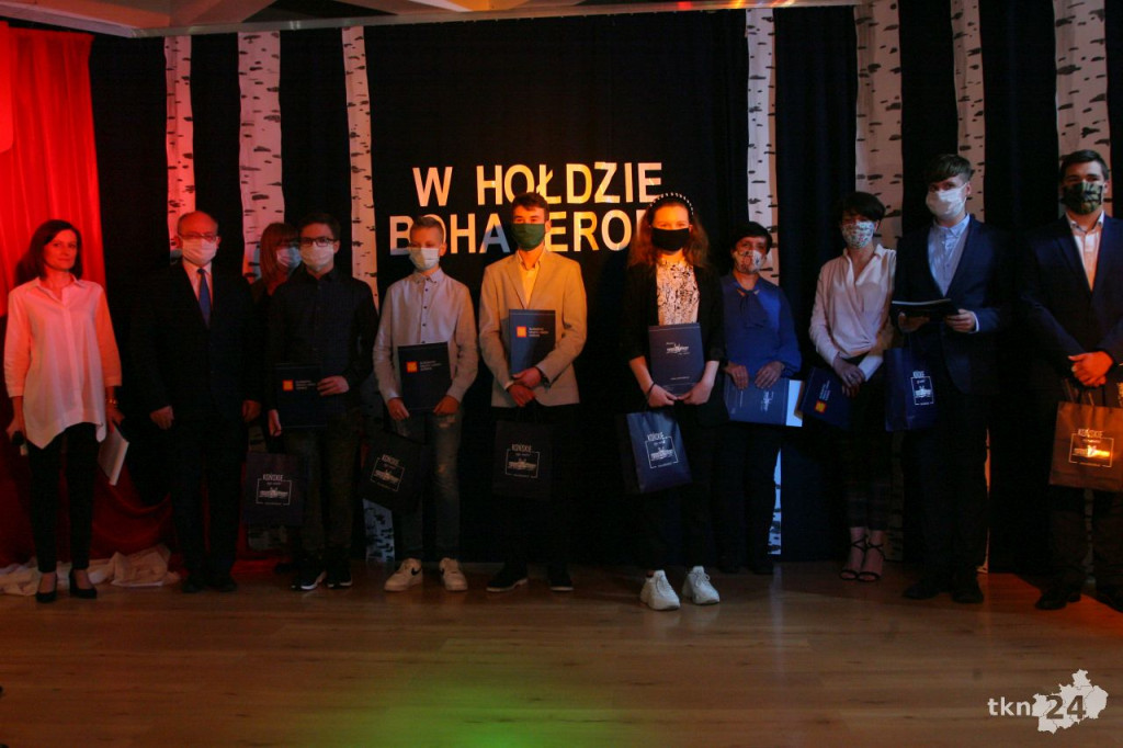 Nagrodzono zwycięzców konkursu ‚Przywróćmy Ich Pamięć - W Hołdzie Bohaterom` [wideo, zdjęcia]
