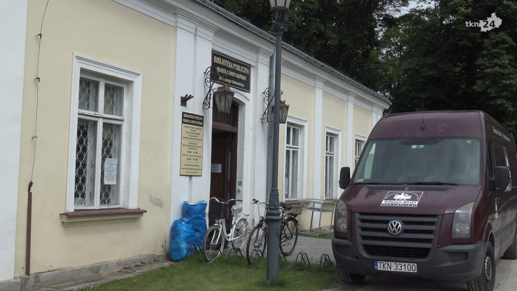 Biblioteka Publiczna w Końskich przenosi się do nowej siedziby [wideo, zdjęcia]