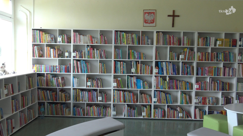 Biblioteka Publiczna w Końskich przenosi się do nowej siedziby [wideo, zdjęcia]