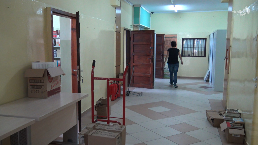 Biblioteka Publiczna w Końskich przenosi się do nowej siedziby [wideo, zdjęcia]