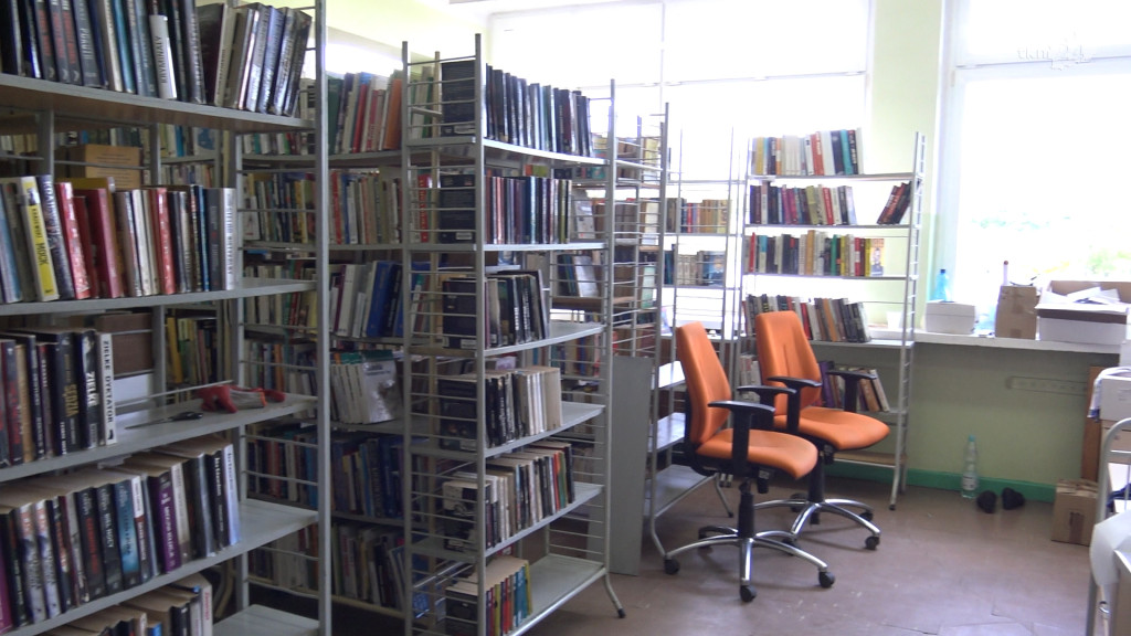 Biblioteka Publiczna w Końskich przenosi się do nowej siedziby [wideo, zdjęcia]