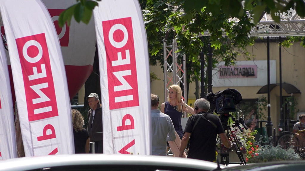 Miasteczko medialne TVP stanęło w Końskich [wideo, zdjęcia]