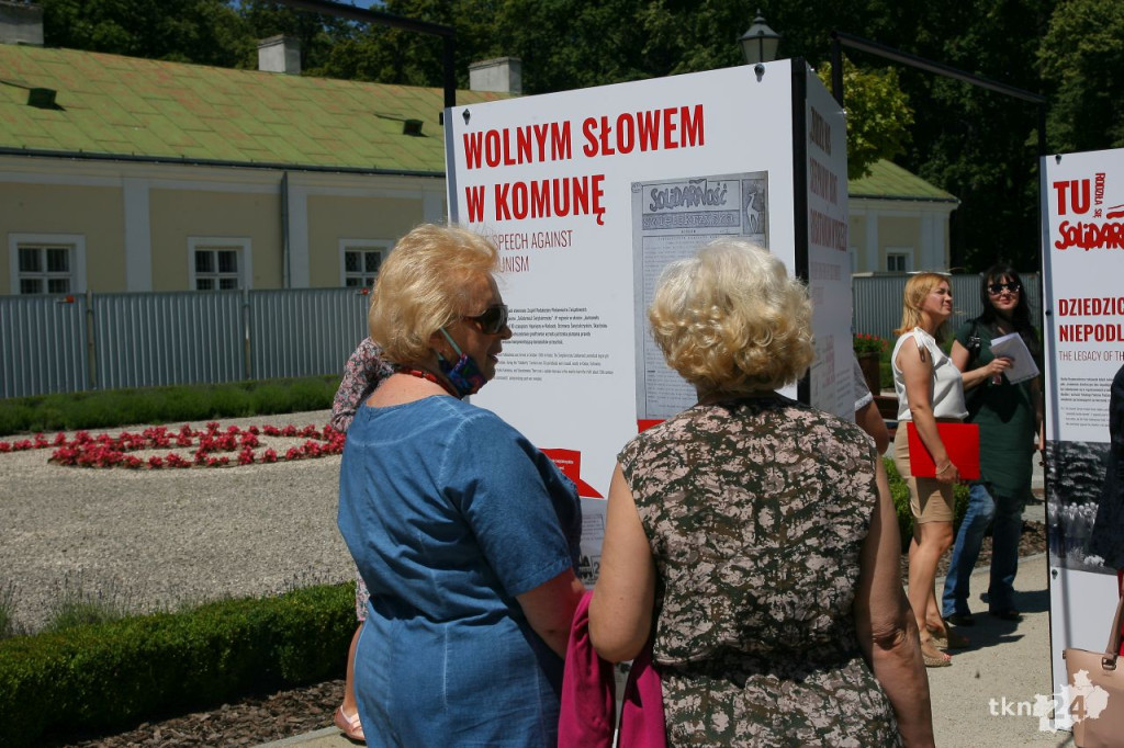 W Końskich otwarto wystawę o Solidarności [wideo, zdjęcia]