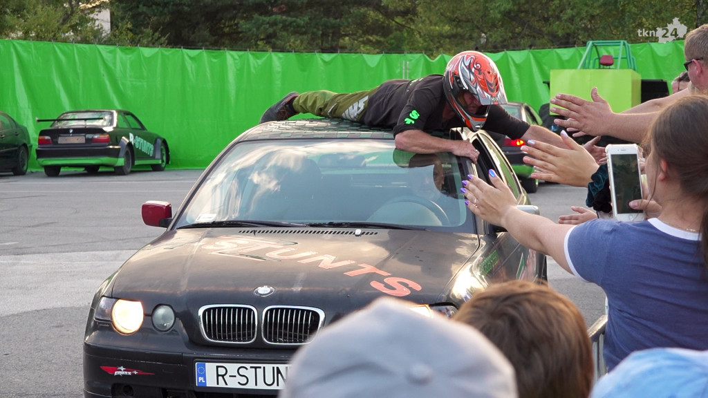 Kaskaderzy szaleli w Końskich. Za nami motoryzacyjne show [wideo, zdjęcia]