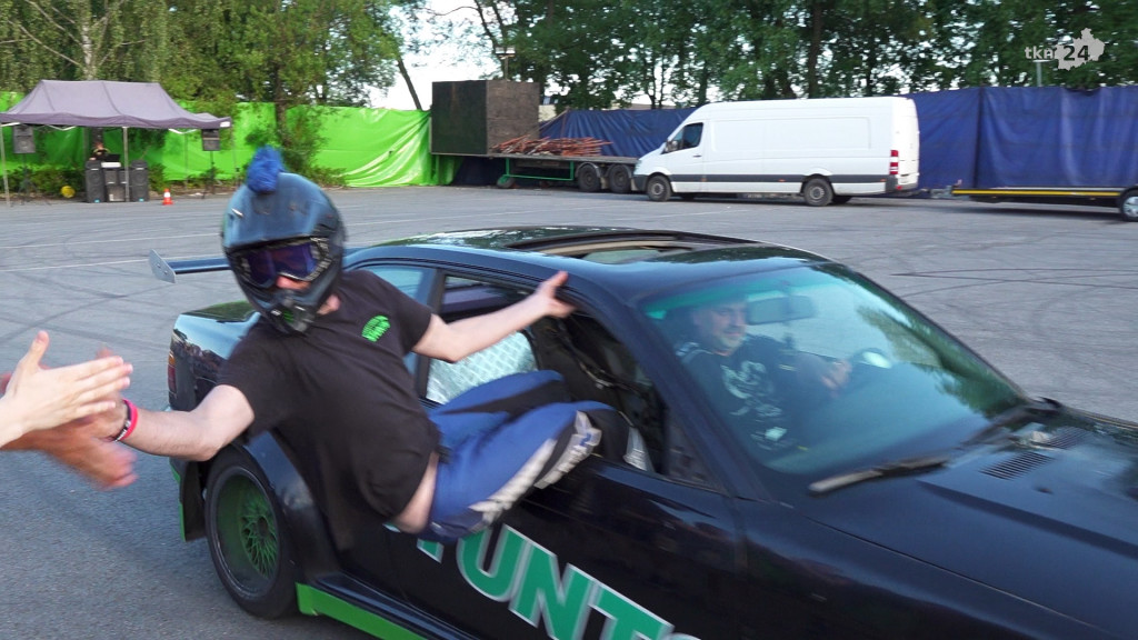 Kaskaderzy szaleli w Końskich. Za nami motoryzacyjne show [wideo, zdjęcia]