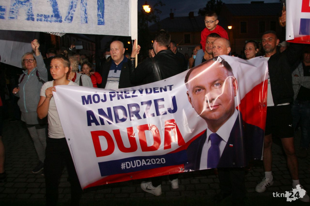 Debata i prezydent Duda w Końskich. Nie obyło się bez szarpaniny [wideo, zdjęcia]