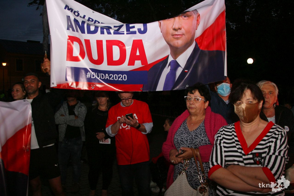 Debata i prezydent Duda w Końskich. Nie obyło się bez szarpaniny [wideo, zdjęcia]