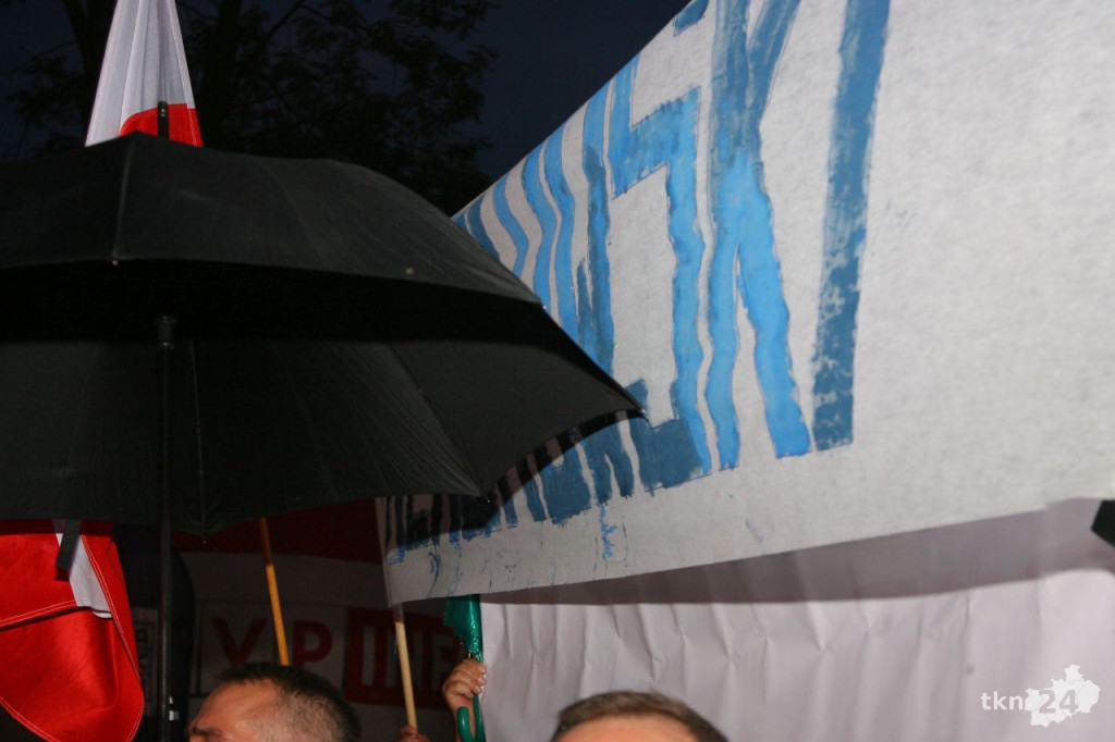 Debata i prezydent Duda w Końskich. Nie obyło się bez szarpaniny [wideo, zdjęcia]
