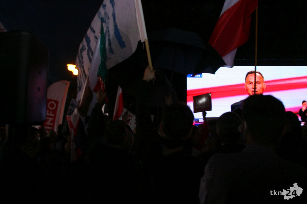 Debata i prezydent Duda w Końskich. Nie obyło się bez szarpaniny [wideo, zdjęcia]