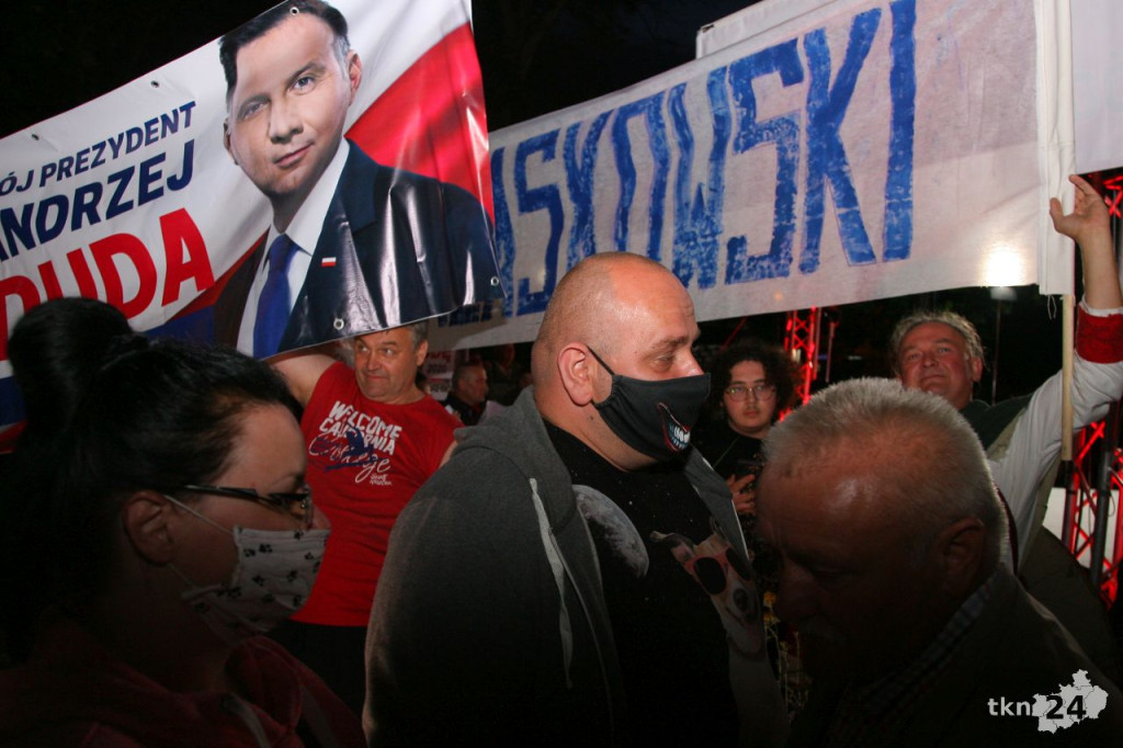 Debata i prezydent Duda w Końskich. Nie obyło się bez szarpaniny [wideo, zdjęcia]