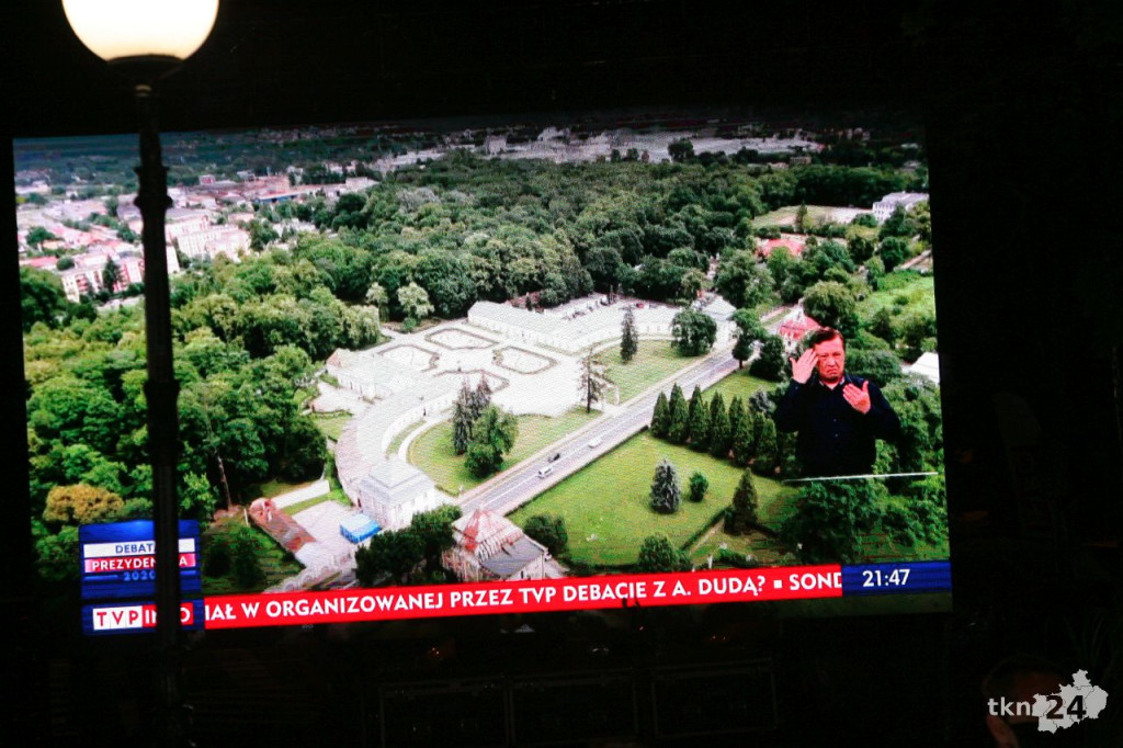 Debata i prezydent Duda w Końskich. Nie obyło się bez szarpaniny [wideo, zdjęcia]