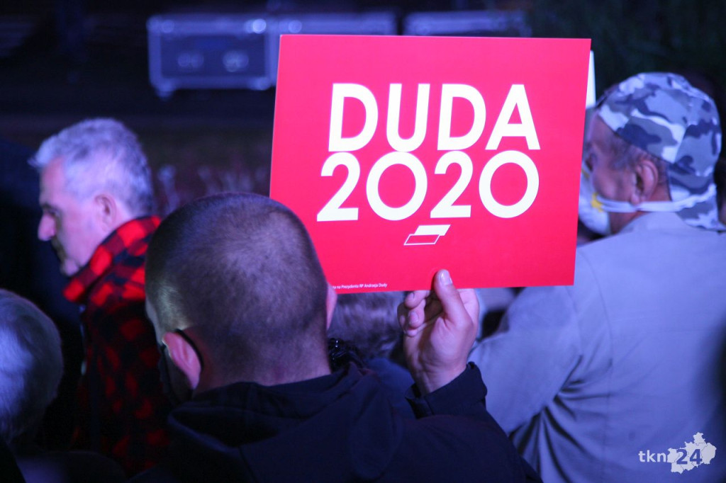 Debata i prezydent Duda w Końskich. Nie obyło się bez szarpaniny [wideo, zdjęcia]