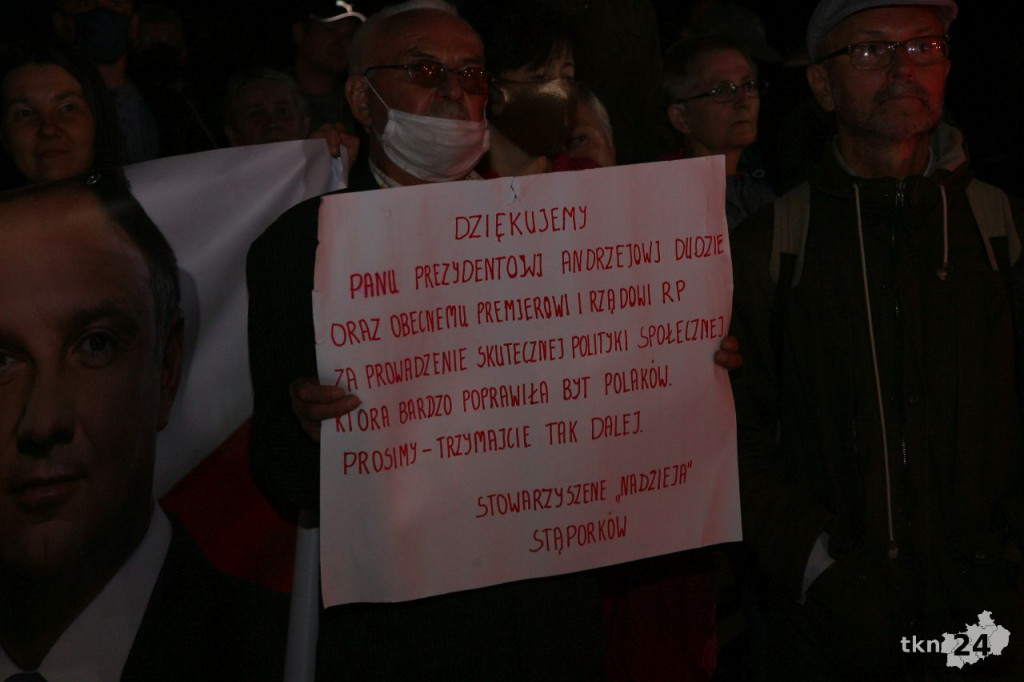 Debata i prezydent Duda w Końskich. Nie obyło się bez szarpaniny [wideo, zdjęcia]