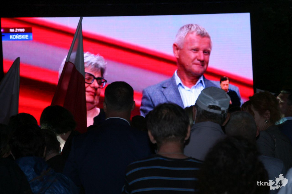 Debata i prezydent Duda w Końskich. Nie obyło się bez szarpaniny [wideo, zdjęcia]