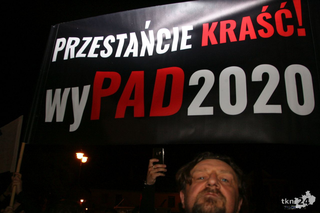 Debata i prezydent Duda w Końskich. Nie obyło się bez szarpaniny [wideo, zdjęcia]