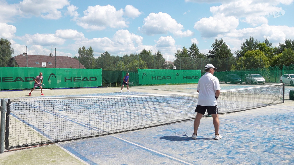 Tenisiści w rozmaitym wieku walczyli o puchar Red Bridge Cup [wideo, zdjęcia]