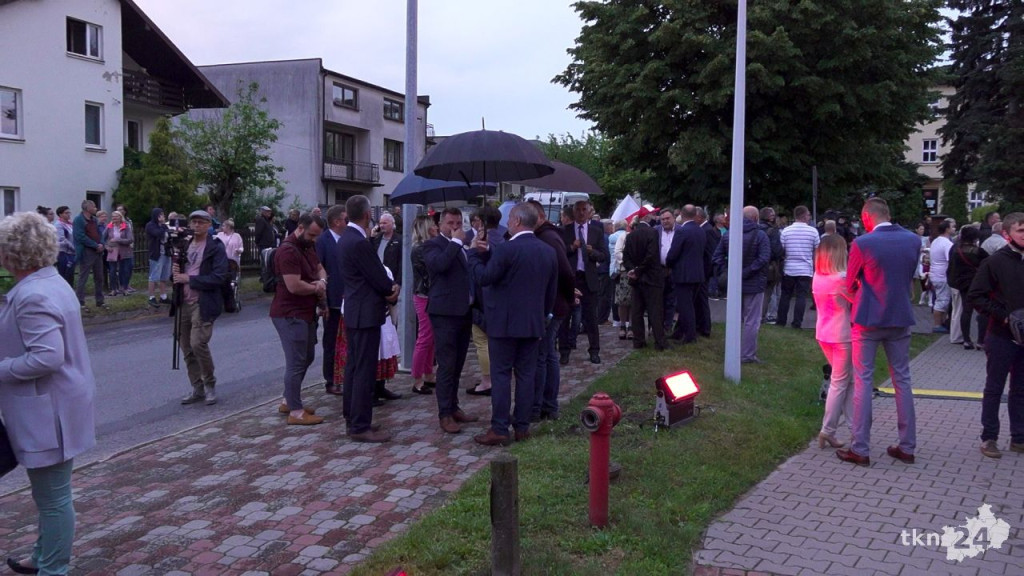 Debata i prezydent Duda w Końskich. Nie obyło się bez szarpaniny [wideo, zdjęcia]