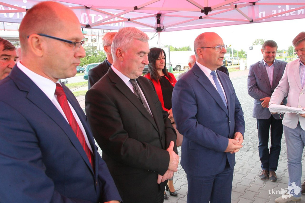Nowe autobusy już w Końskich. Dofinansowanie zagwarantowane [wideo, zdjęcia]