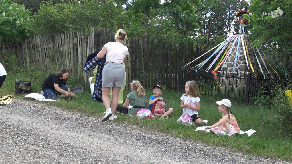 Spotkali się na plenerze malarskim w gminie Gowarczów [wideo, zdjęcia]