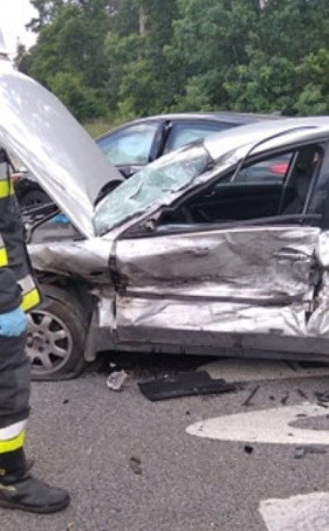 Wypadek z udziałem trzech pojazdów na krzyżówkach radoszyckich! [zdjęcia]