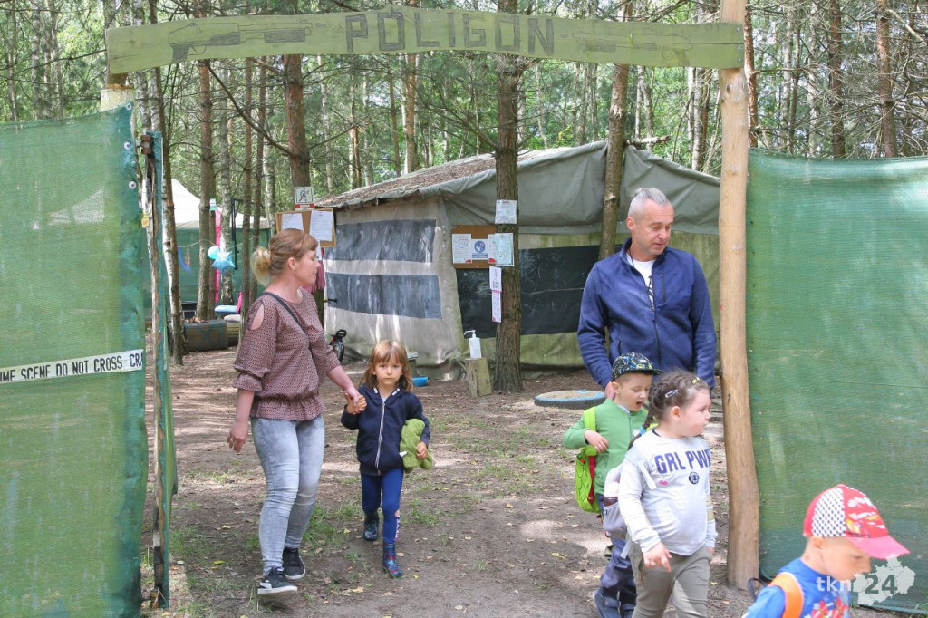 Innowacyjne zajęcia na Poligonie w Dębie. Gościem specjalnym surwiwalowiec [wideo, zdjęcia]