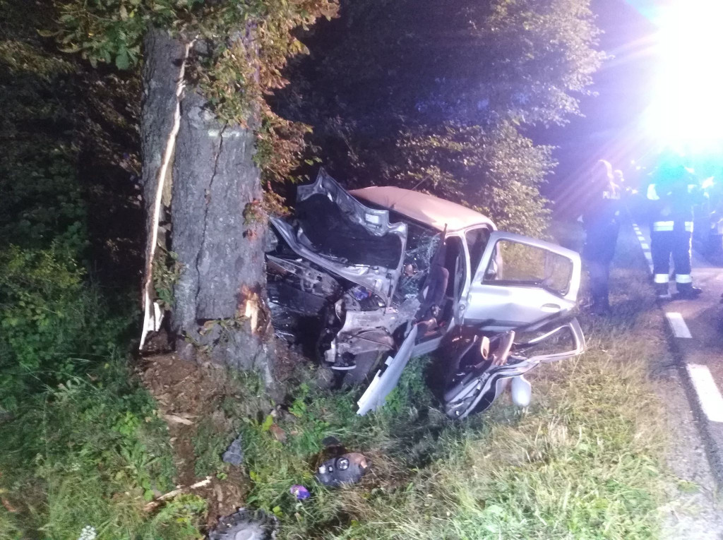 Poważny wypadek w Skórnicach. Są ciężko ranni [zdjęcia]