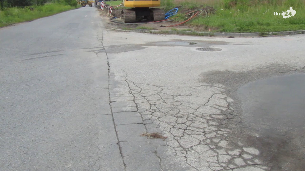 Nowa droga i miejsca postojowe między cmentarzem a Stadnicką Wolą [wideo, zdjęcia]
