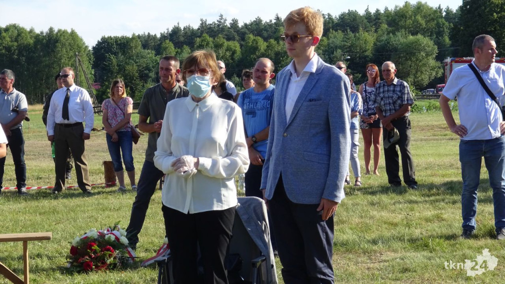 WIDEO: 100-lecie 27. Pułku Ułanów im. Króla Stefana Batorego. Obchody w Białym Ługu