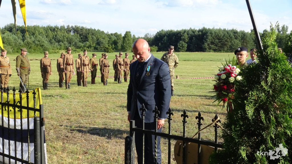 WIDEO: 100-lecie 27. Pułku Ułanów im. Króla Stefana Batorego. Obchody w Białym Ługu