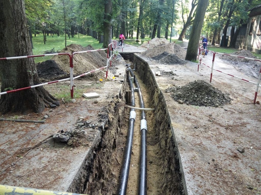 Roboty ziemne w koneckim parku. Wiemy czym spowodowane są prace [zdjęcia]