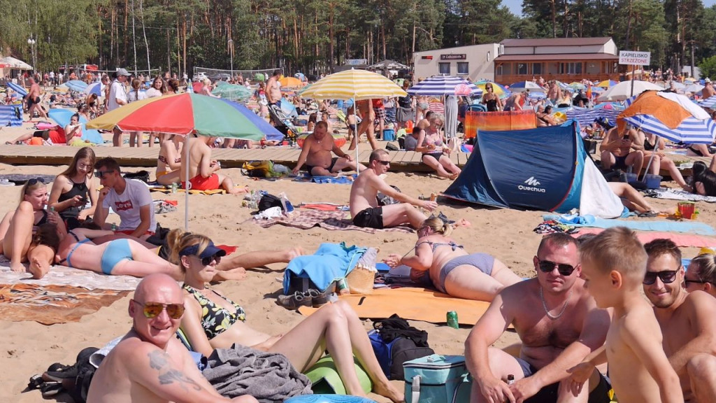 Tłumy w Sielpi. Zalew przyciąga ludzi z całej Polski! [zdjęcia]