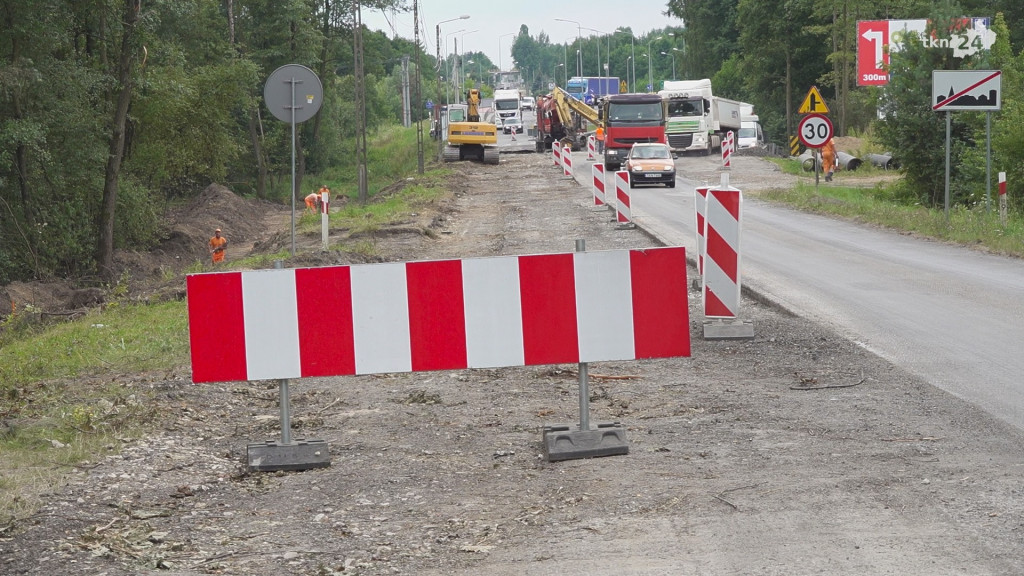 Trwa budowa mostów na drodze 728. Utrudnienia do listopada [wideo, zdjęcia]