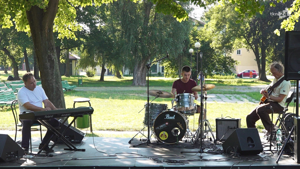 Za nami kolejny koncert na trawie w Końskich. Było bardzo klimatycznie! [wideo, zdjęcia]