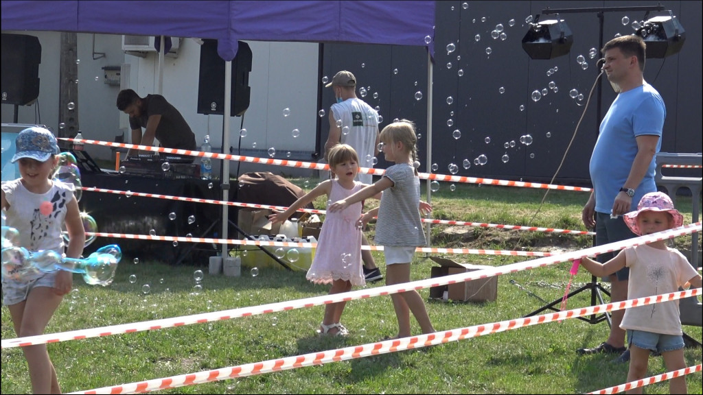 Wideo: Bańki i kolory znów przyciągnęły wielu mieszkańców