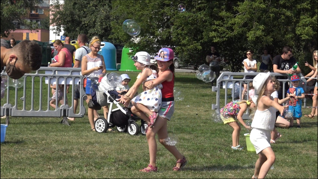 Wideo: Bańki i kolory znów przyciągnęły wielu mieszkańców